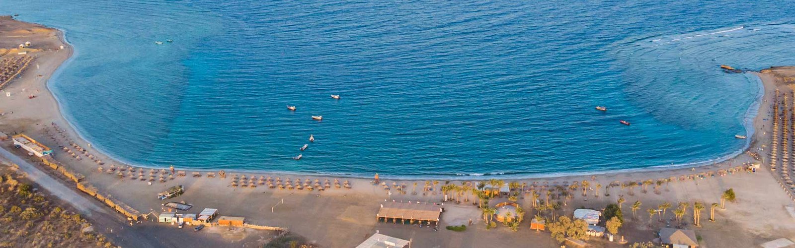 Abu Dabbab Bay_560da_lg