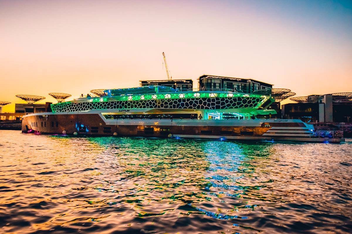 lotus-mega-yacht
